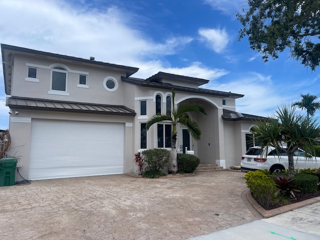 Located in Miami Florida this homeowner wanted to update the look of their house. They contacted Chuck’s Painting, Inc. for the transformation and they could not be happier. Thumbnail